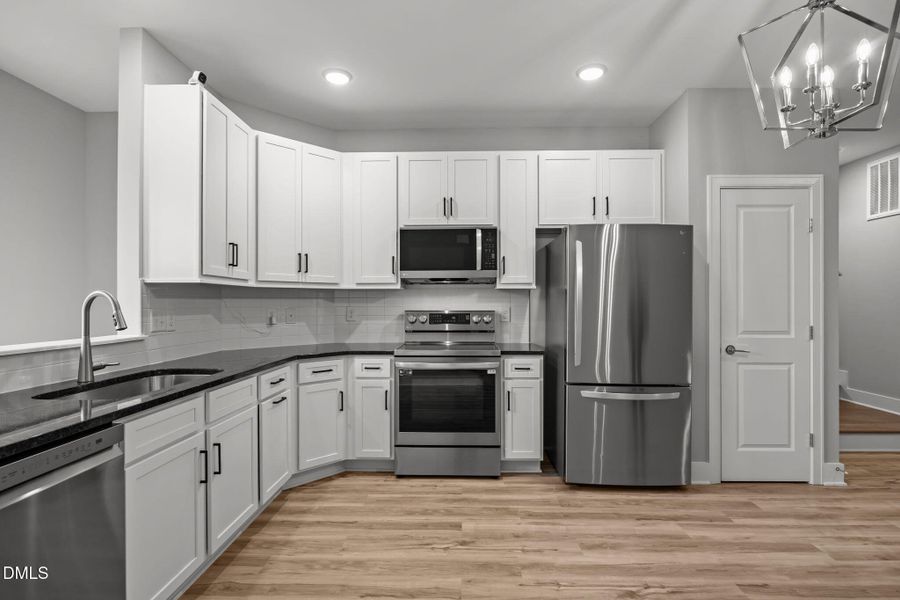 35-web-or-mls-IMG_1543 35-web-or-mls-IMG_1543