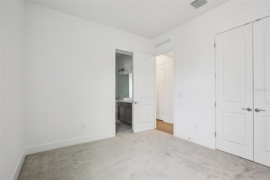 Spacious, unfurnished interior of a new home in Biscayne Landing at Seaire, Parrish (Image 33).