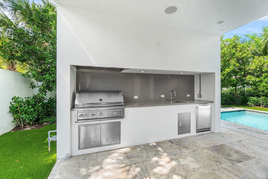 070-810PalmTrail-DelrayBeach-FL-33483-SM