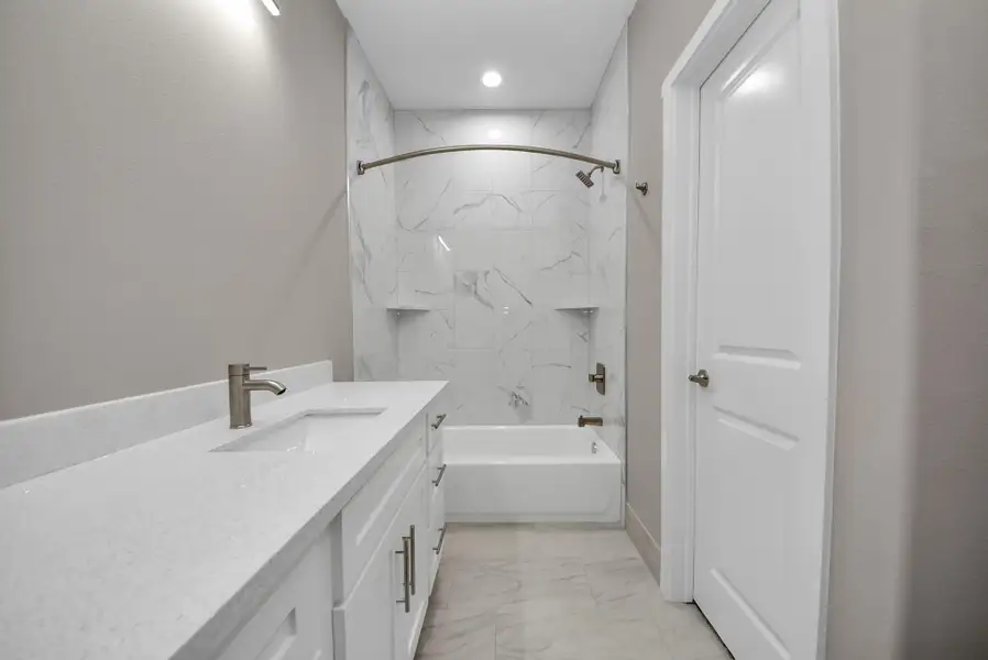 Furnished interior view inside a new home in , Baytown (Image 4).