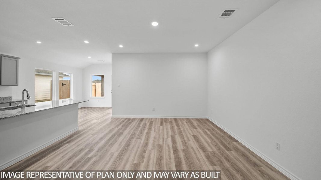Spacious, unfurnished interior of a new home in Knox Landing, Bryan (Image 9).