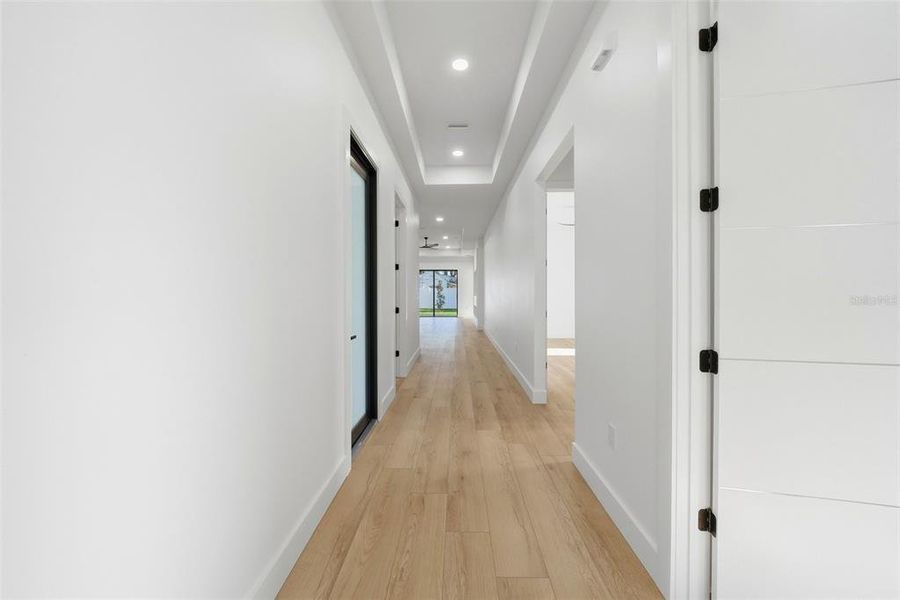 Spacious, unfurnished interior of a new home in , St. Petersburg (Image 20).