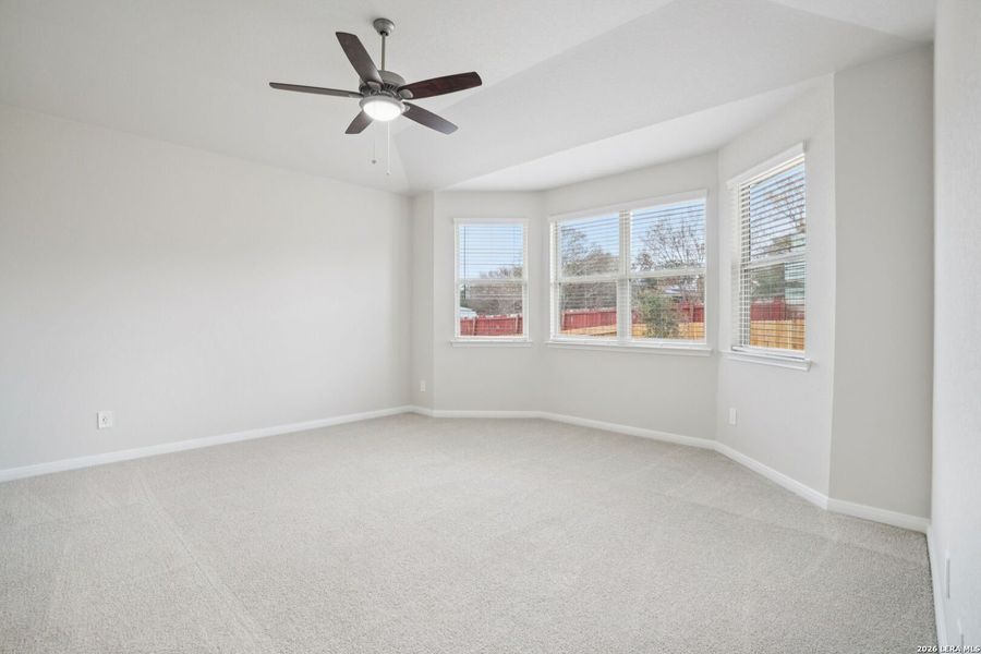 Spacious, unfurnished interior of a new home in Royal Crest, San Antonio (Image 33).