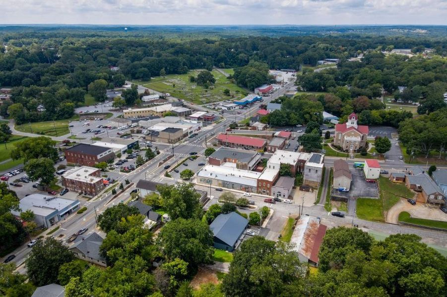 Image 33 of a home in Red Bird Manor.