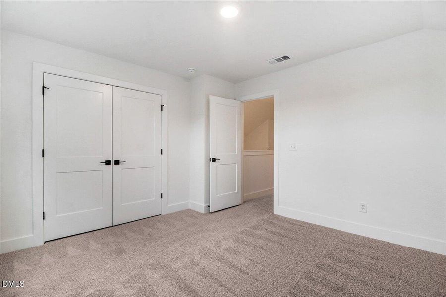 37-105 Oxford Ct-37 37-105 Oxford Ct-37