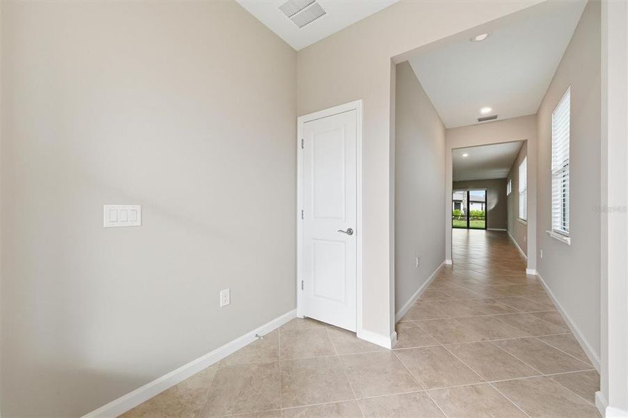 Spacious, unfurnished interior of a new home in , North Port (Image 21).