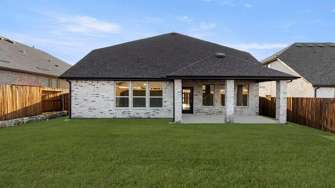 26. 737 Grand Dale - Back