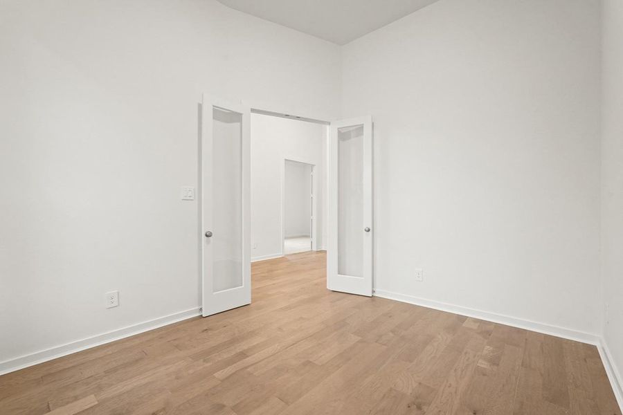 Spacious, unfurnished interior of a new home in Grange: 60ft. lots, Katy (Image 14).