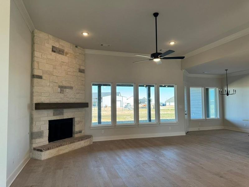 Spacious, unfurnished interior of a new home in Rocky Top, Krum (Image 11).