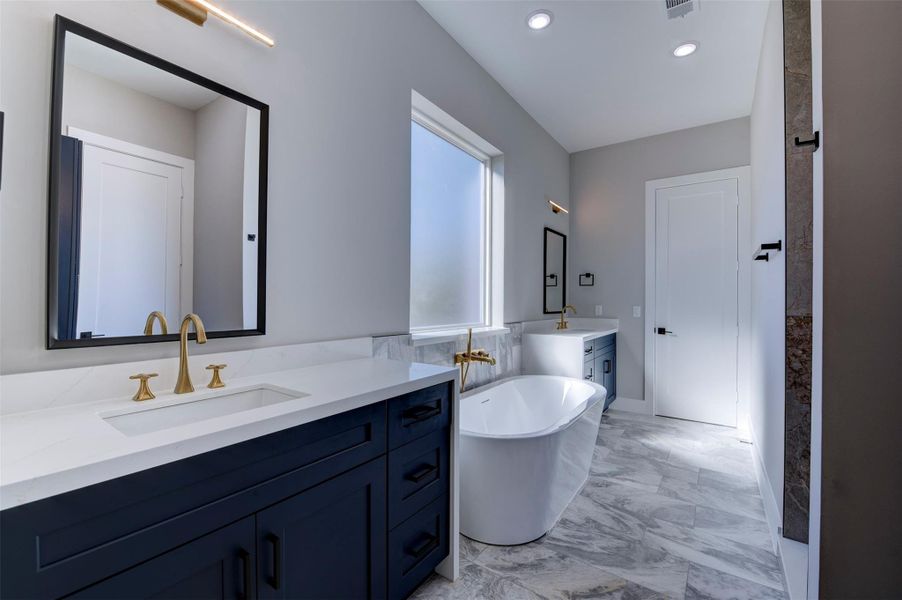 Furnished interior view inside a new home in , Seabrook (Image 15).