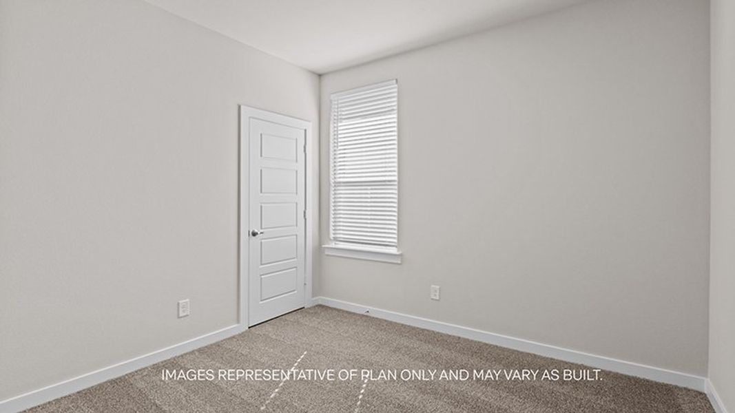Spacious, unfurnished interior of a new home in Westmont, Lubbock (Image 12).