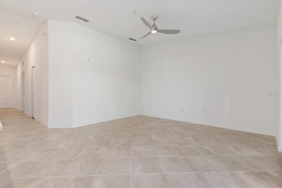 Spacious, unfurnished interior of a new home in , Venice (Image 22).