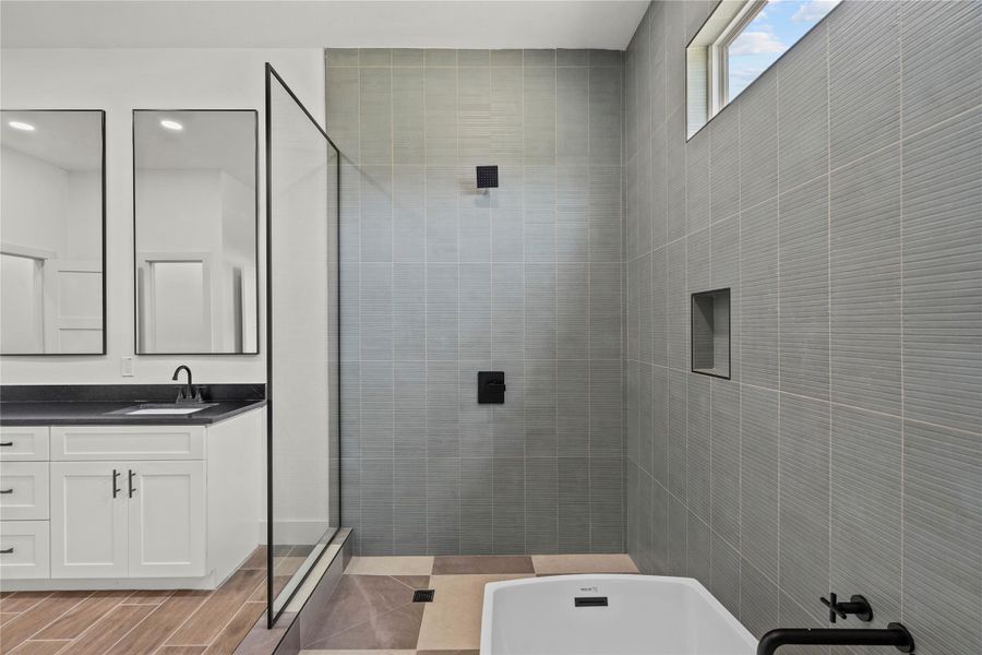 Furnished interior view inside a new home in , Alvin (Image 15).