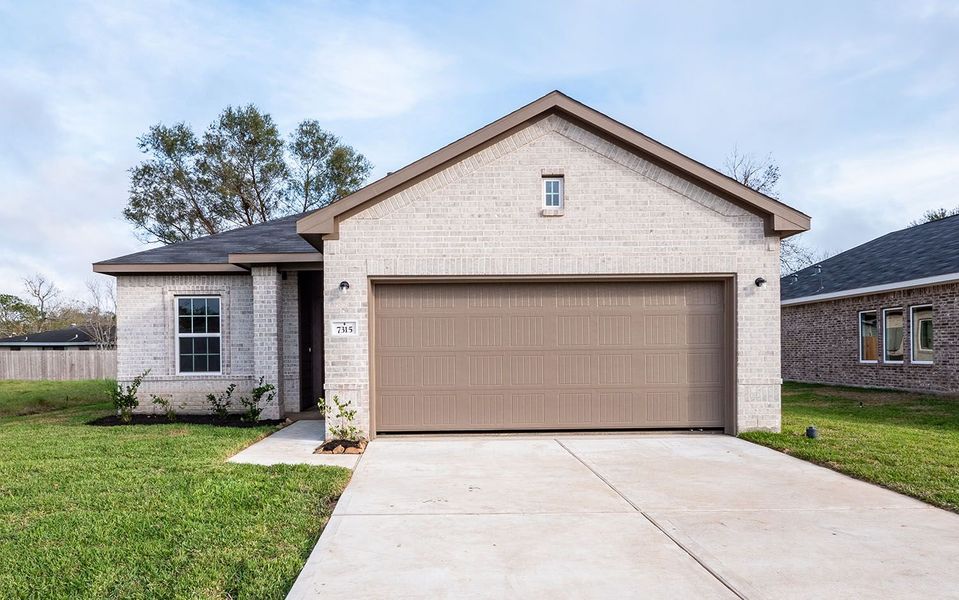 Front exterior of a new home in Bay Creek, Baytown, TX, highlighting curb appeal (Image 19).