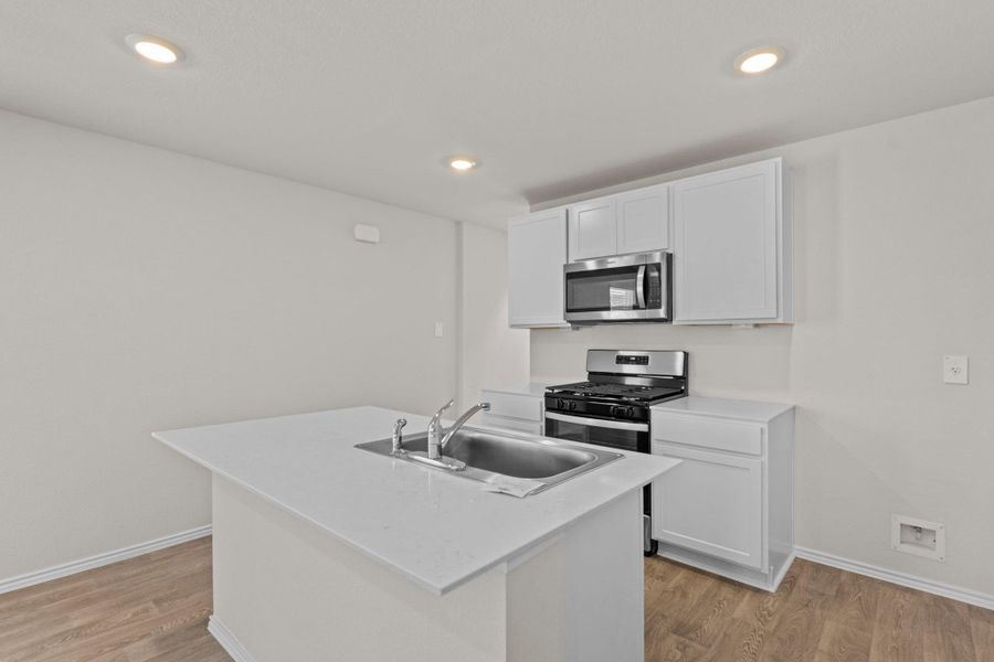 Furnished interior view inside a new home in , Maxwell (Image 11).