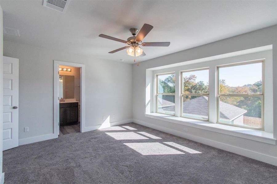 Spacious, unfurnished interior of a new home in Trace, San Marcos (Image 14). Spacious, unfurnished interior of a new home in Trace, San Marcos (Image 14).