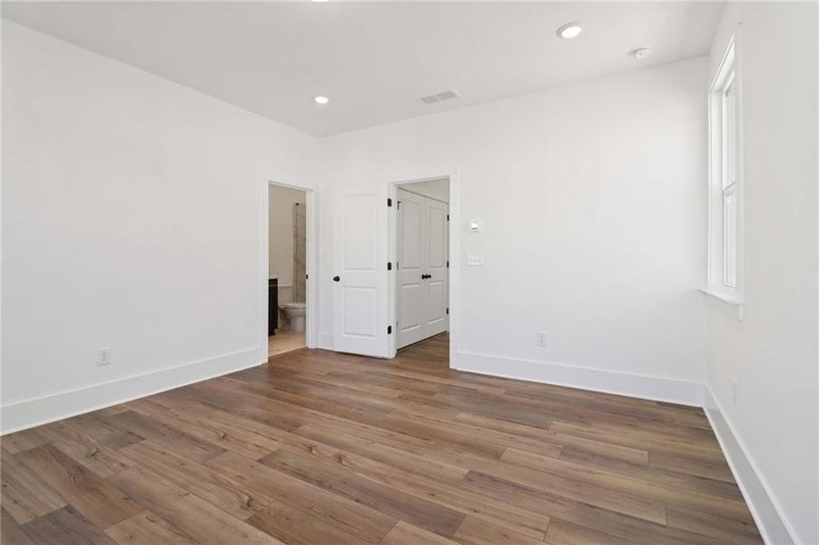 Spacious, unfurnished interior of a new home in Park Vue, Atlanta (Image 25).