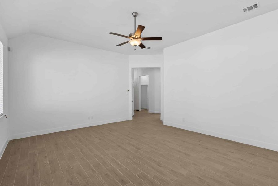 Spacious, unfurnished interior of a new home in Attwater, Waller (Image 26).