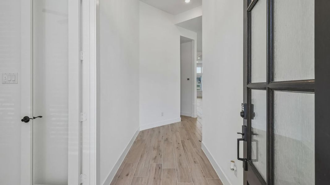 Spacious, unfurnished interior of a new home in Artavia, Conroe (Image 19).