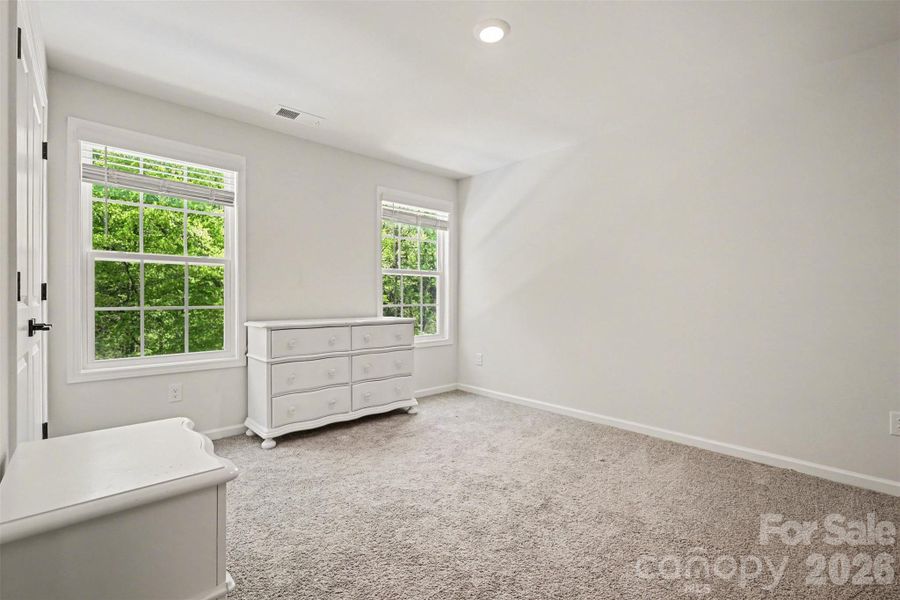 Spacious, unfurnished interior of a new home in Falls Cove, Troutman (Image 32).