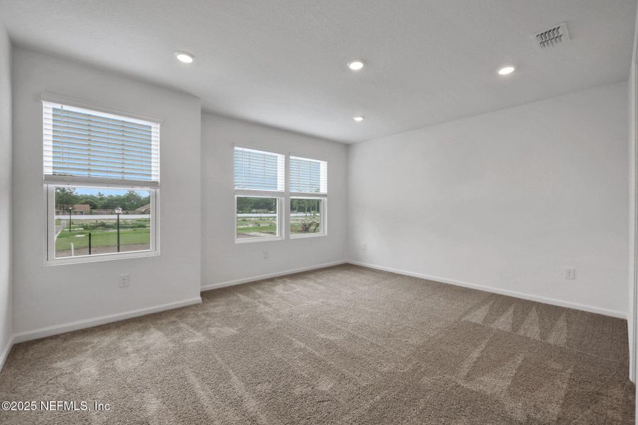 Spacious, unfurnished interior of a new home in Kasen Oaks, Jacksonville (Image 21).