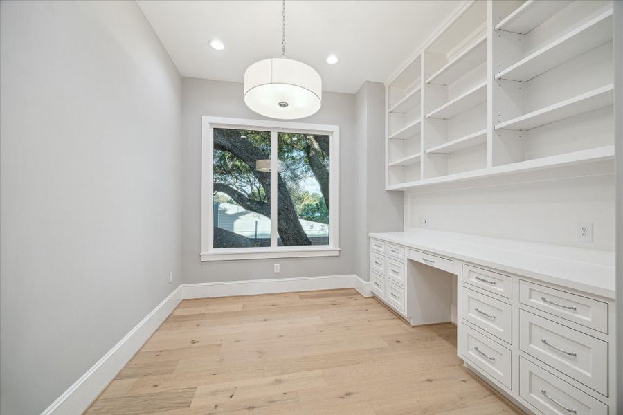 Spacious, unfurnished interior of a new home in , Houston (Image 31).