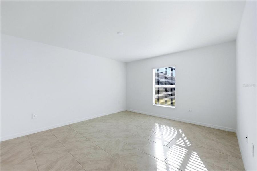 Spacious, unfurnished interior of a new home in Rotonda Lakes, Rotonda West (Image 33).