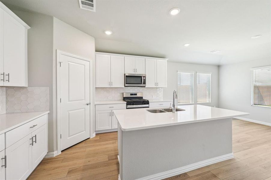 Photo is not of the actual home, but is an inspirational photo of builder’s model home and may depict options, furnishings, and/or decorator features that are not included. Photo is not of the actual home, but is an inspirational photo of builder’s model home and may depict options, furnishings, and/or decorator features that are not included.