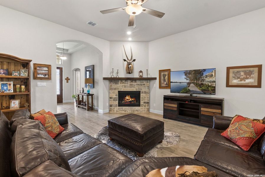 Furnished interior view inside a new home in Elkhorn Ridge, Boerne (Image 15).