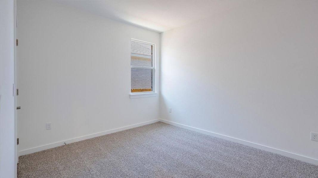 Spacious, unfurnished interior of a new home in Rosenbusch Ranch, Leander (Image 9).