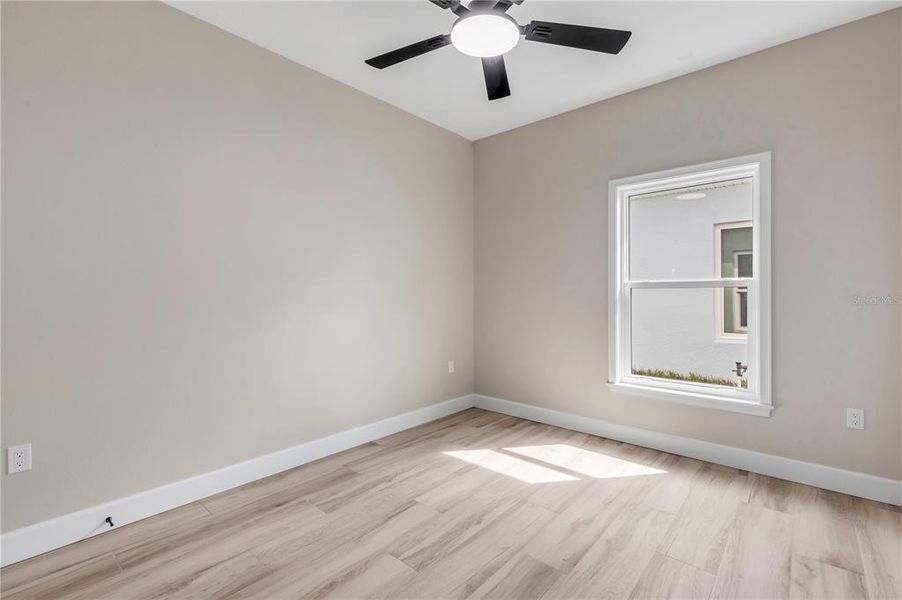 Spacious, unfurnished interior of a new home in , Oak Hill (Image 39).