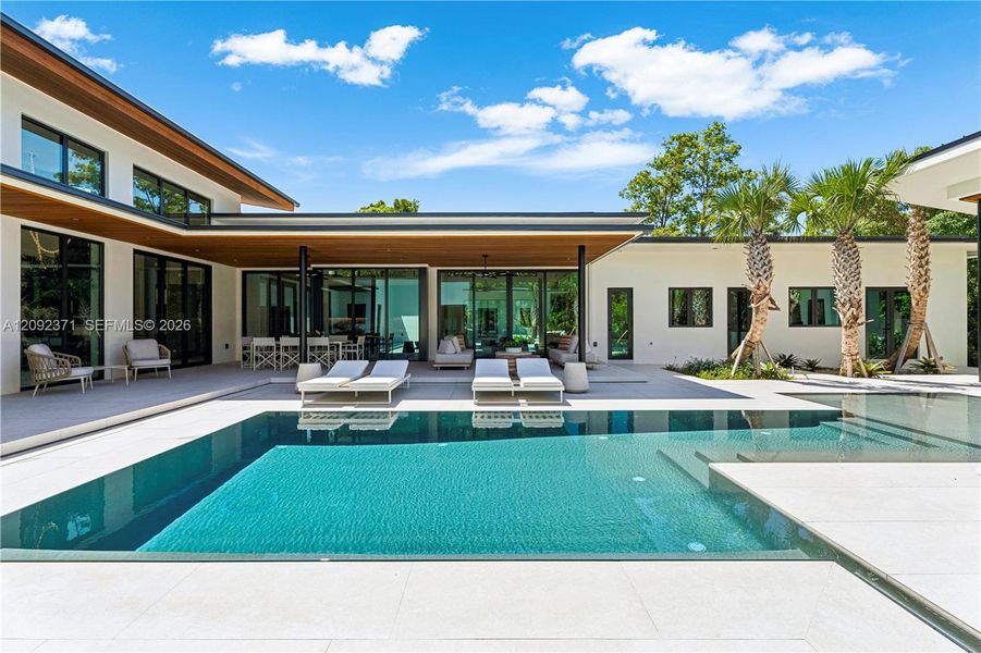 Exterior details and patio area of a home in , Pinecrest (Image 31).