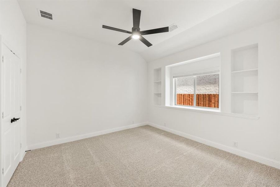 Spacious, unfurnished interior of a new home in Glenwood Meadows, Argyle (Image 34).
