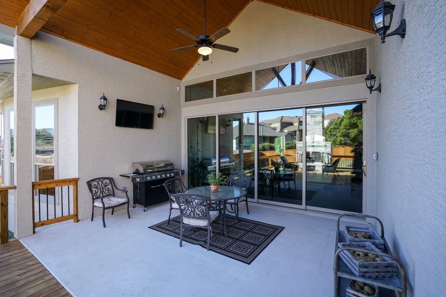 Representative exterior details of a home built from the The Scottsdale 5000 by Whitestone Custom Homes in Johnson Ranch, Bulverde (Image 28).