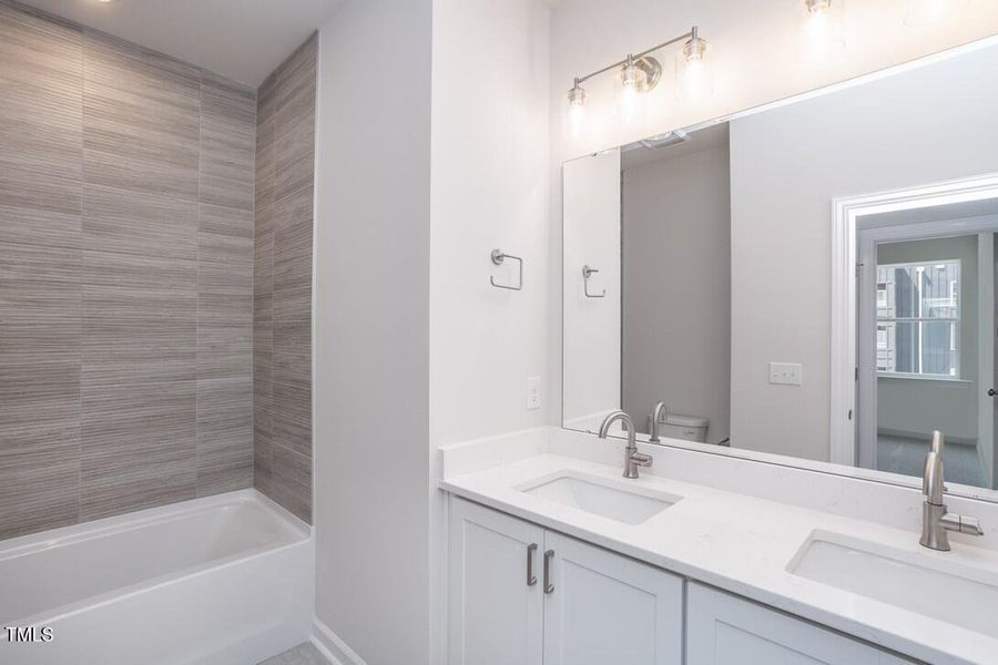 Elm Park 46_Bathroom 1_7.8.24_webready Elm Park 46_Bathroom 1_7.8.24_webready