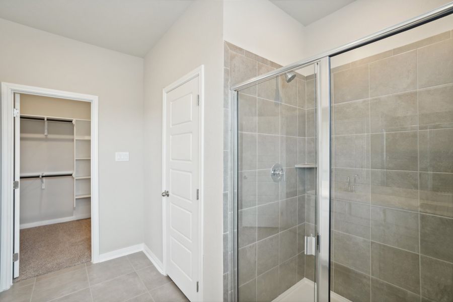 Primary suite bathroom in a Rio Grande floorplan at a Meritage Homes community.