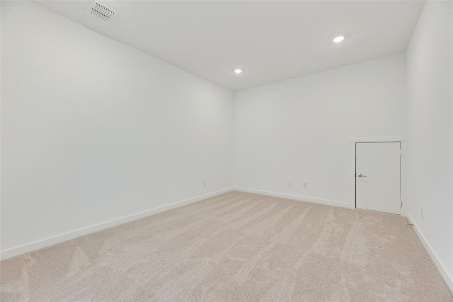 Spacious, unfurnished interior of a new home in Solterra, Mesquite (Image 32).