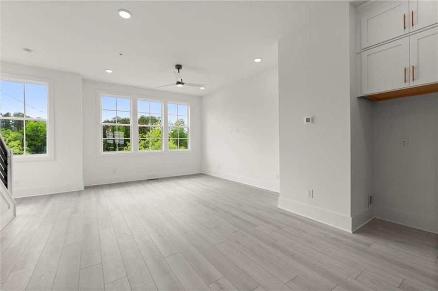 Spacious, unfurnished interior of a new home in , Alpharetta (Image 23).