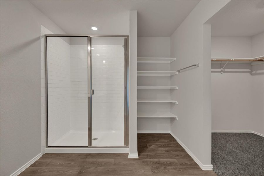 Spacious, unfurnished interior of a new home in Bollinger, Maxwell (Image 16).