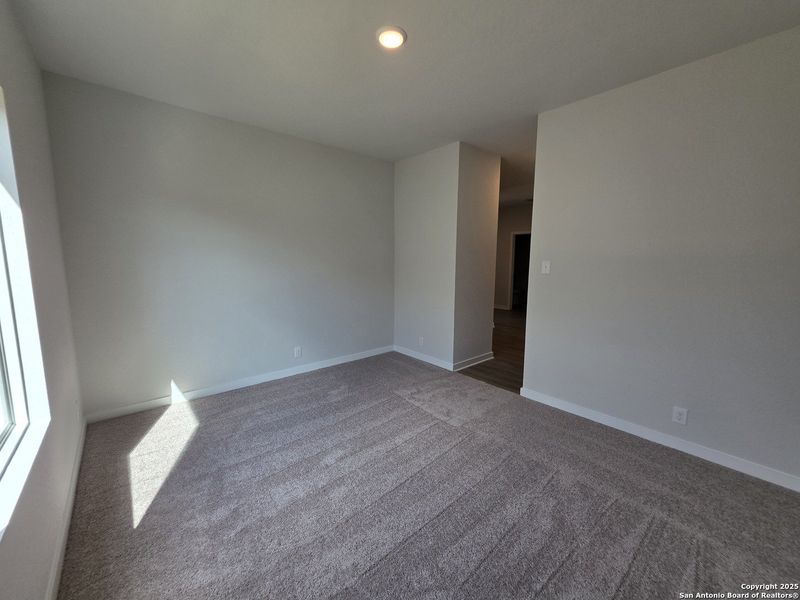 Spacious, unfurnished interior of a new home in The Summit at Saddlebrook Ranch 55's, Schertz (Image 26).
