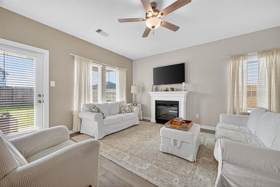 Furnished interior view inside a new home in Mavera, Conroe (Image 13). Furnished interior view inside a new home in Mavera, Conroe (Image 13).