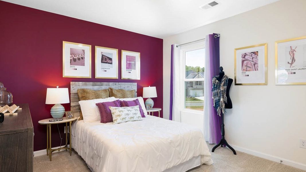 Representative furnished interior of a home built from the Robie by D.R. Horton in Kingston Ranch at Lake Oconee, Buckhead (Image 28).
