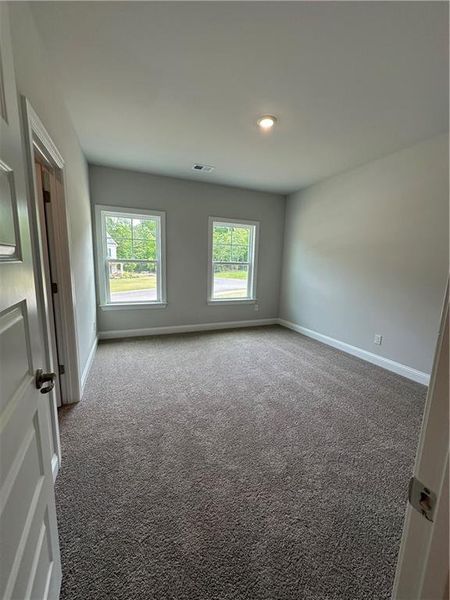 Spacious, unfurnished interior of a new home in Mirror Lake at South Harbour, Villa Rica (Image 9).