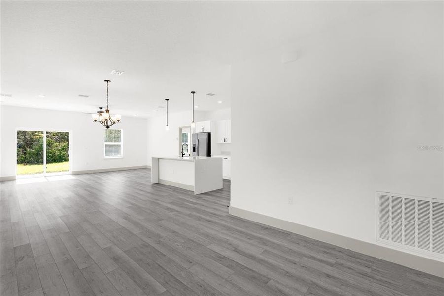 Spacious, unfurnished interior of a new home in , Ocala (Image 20).