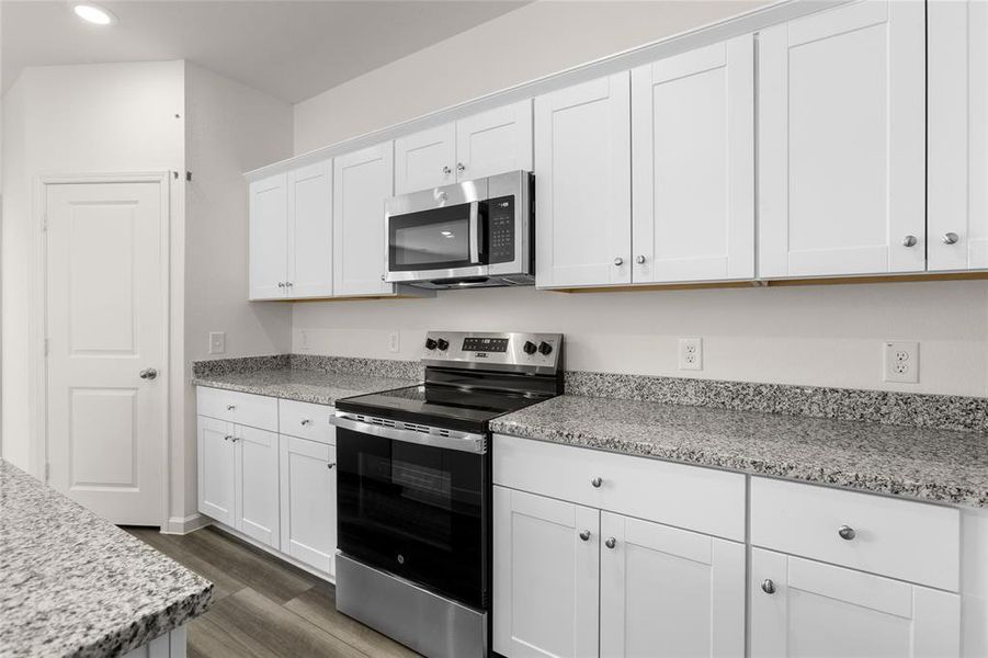 4913 Gadwall Kitchen 4