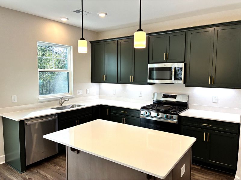 Furnished interior view inside a new home in Holly Ridge, Greenville (Image 8).