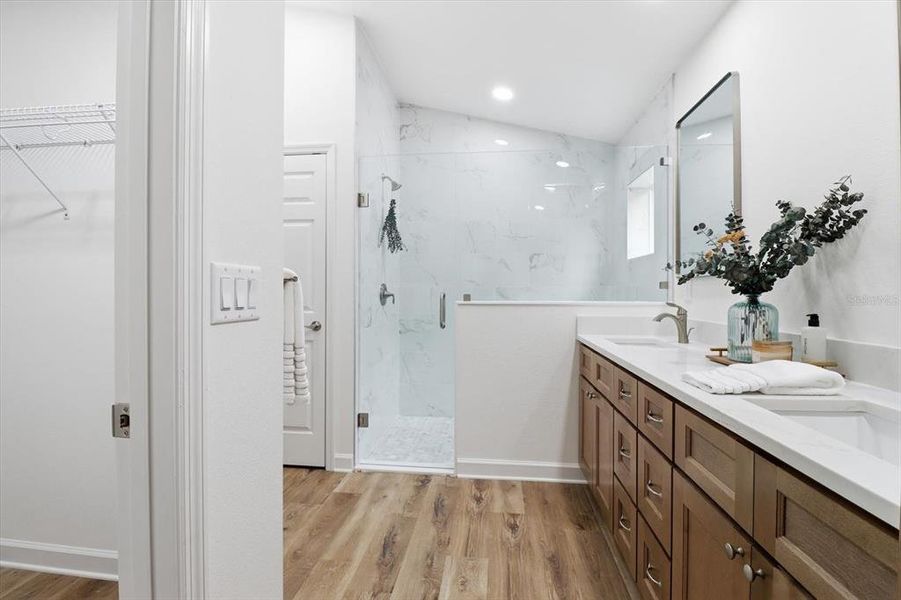 Furnished interior view inside a new home in , Crystal River (Image 18).