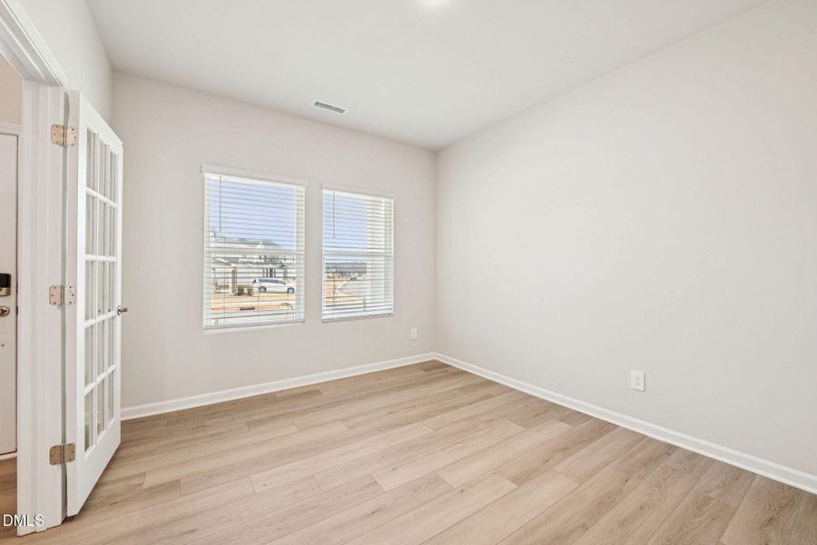 16-web-or-mls-Raleigh - Oak Manor - 137