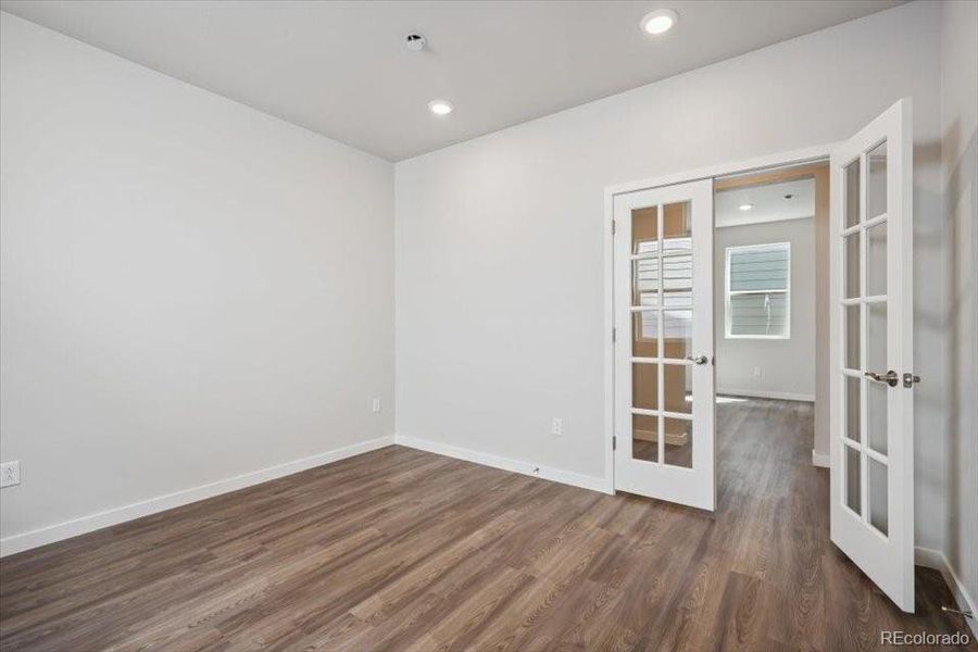 Spacious, unfurnished interior of a new home in Farmlore, Brighton (Image 10).