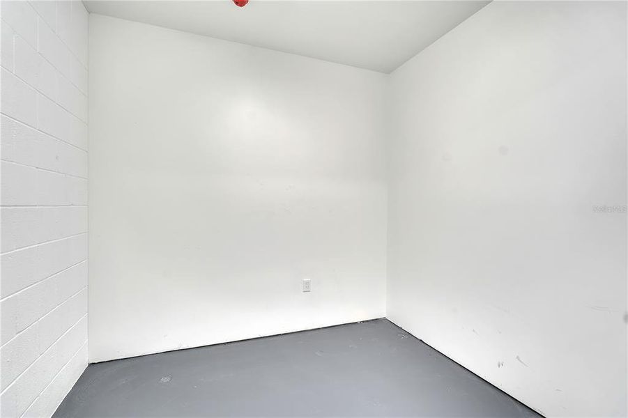 Spacious, unfurnished interior of a new home in , Sarasota (Image 37). Spacious, unfurnished interior of a new home in , Sarasota (Image 37).